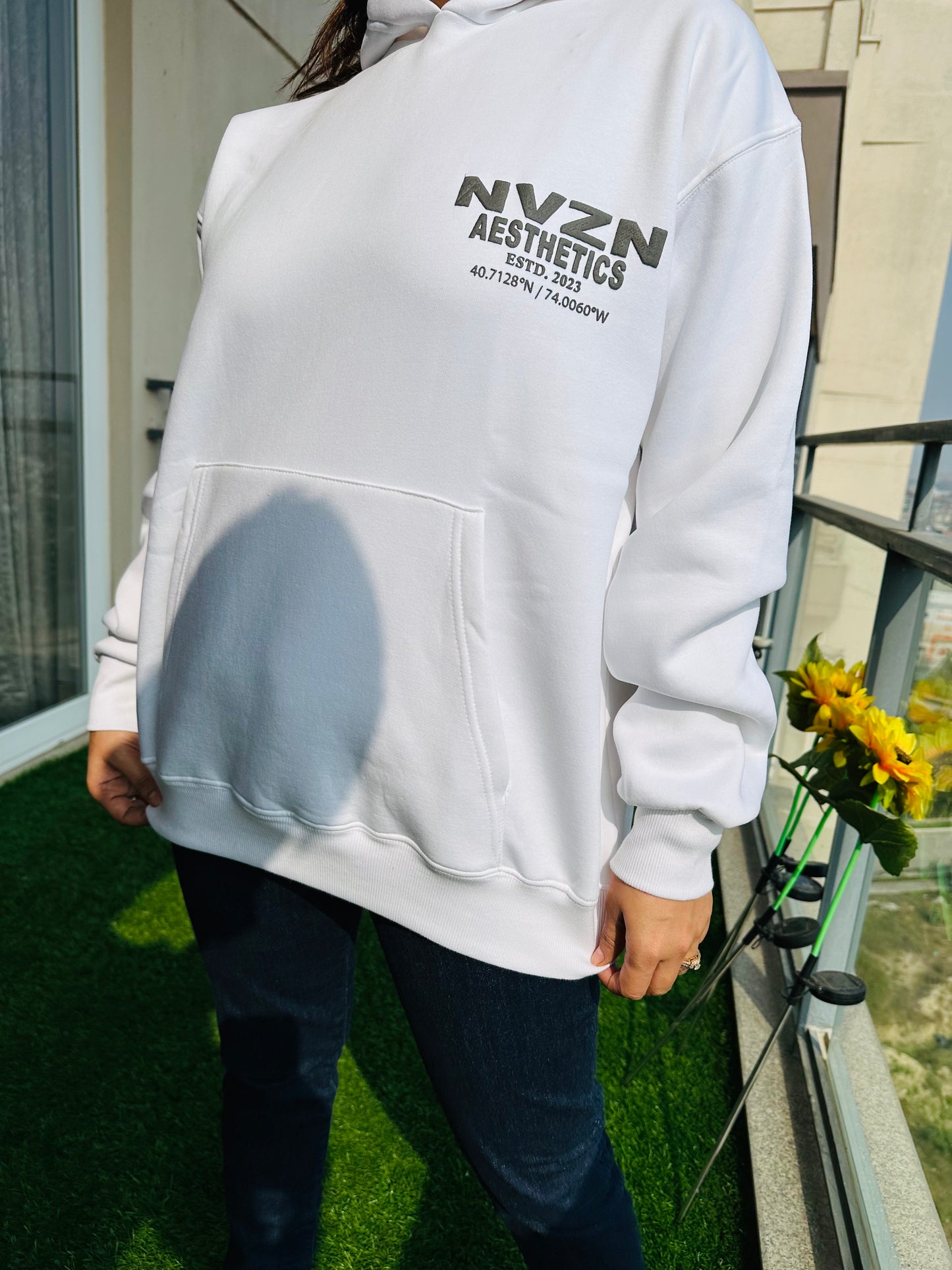 WHITE UNISEX OVERSIZED HOODIE